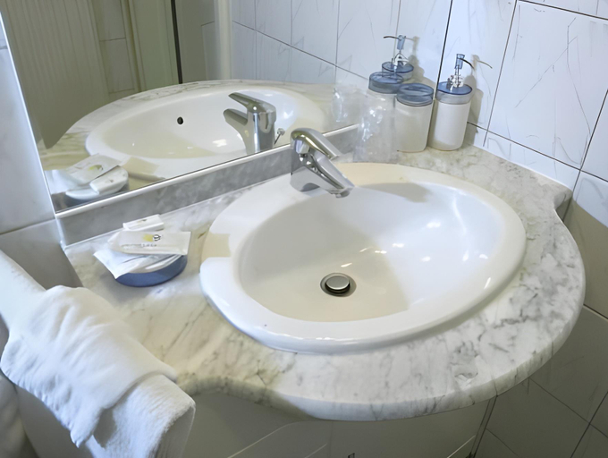 Bathroom 3, Hotel Gerardushoeve, Gulpen-Wittem