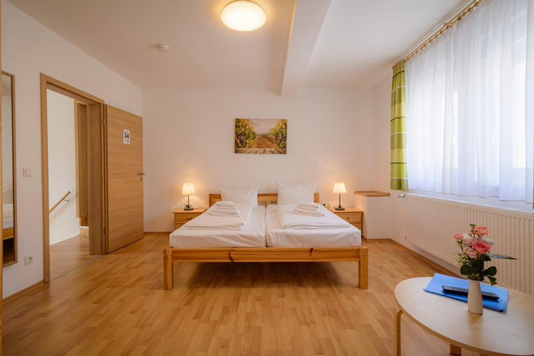 Bedroom 3, Hotel ZUM ENGEL in Speyer - Romerberg, Rhein-Pfalz-Kreis