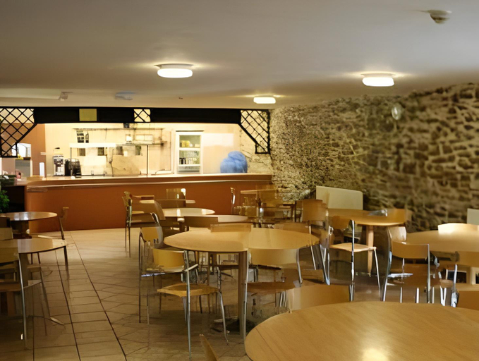 Food & Drinks 3, YHA Okehampton - Partner, Devon