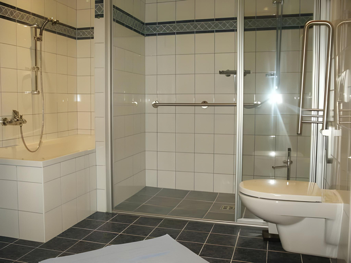Bathroom 3, Hotel 3 Mohren, Imst