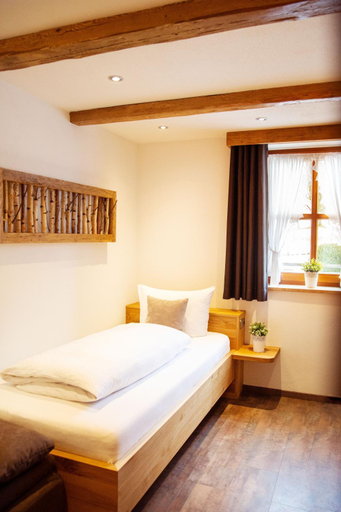 Bedroom 3, Pension Sommer, Tirschenreuth