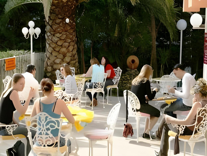 Food & Drinks 4, Hotel Azur, Hérault