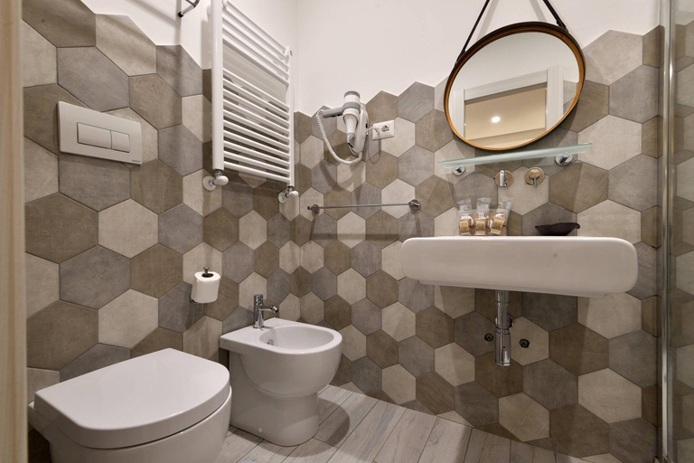 Bathroom 3, Relais Barberini, Rome