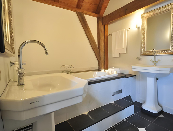Bathroom 2, Villa Veertien, Rheden