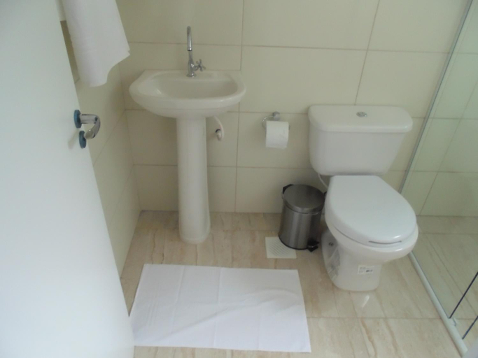 Bathroom, Hotel Anjos LTDA, Gravataí