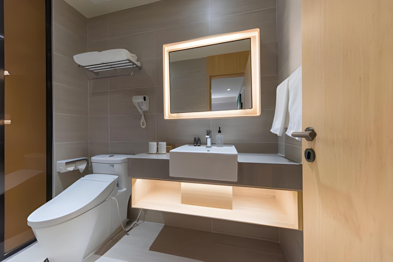 Bathroom 5, Ji Hotel Shanghai Wujiaochang Huangxing Road, Shanghai