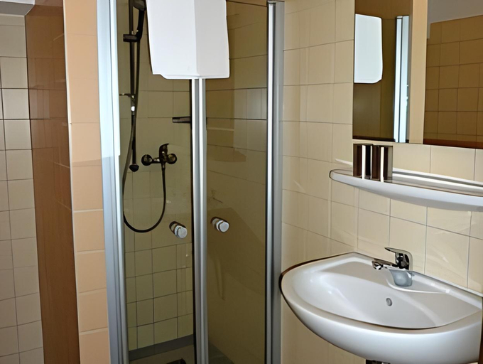Bathroom 3, Hotel Goor und Apartmenthaus, Vorpommern-Rügen