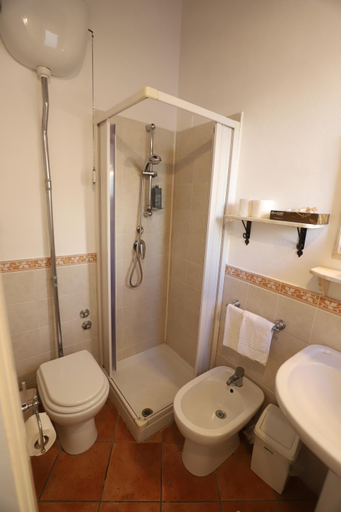 Bathroom 5, Italiana Resort Magnolia, Syracuse