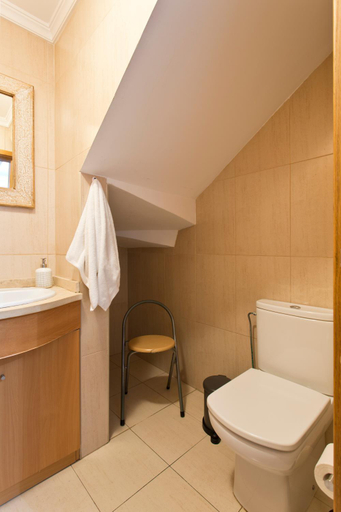 Bathroom 4, Studios Porto Solar, Porto