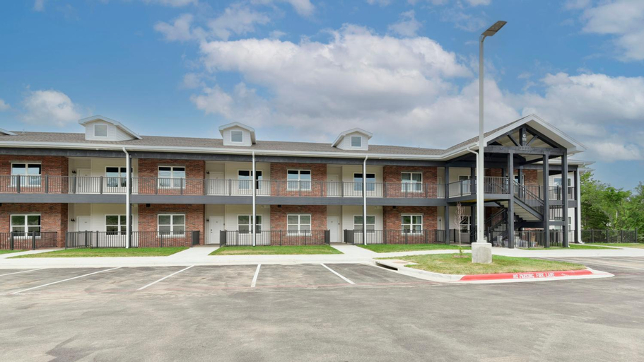 Luxury Condos at Thousand Hills - Heart of Branson - Beautifully remodeled - Spacious and Affordable, Taney