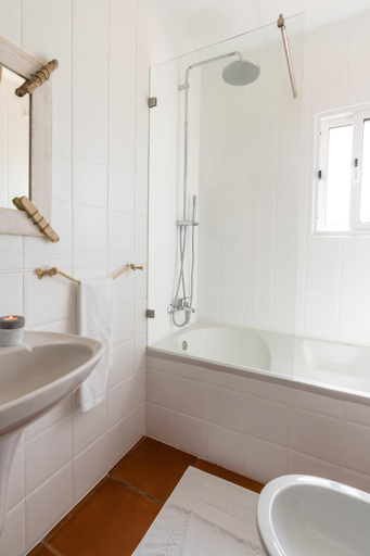 Bathroom 2, Utopia, Aljezur