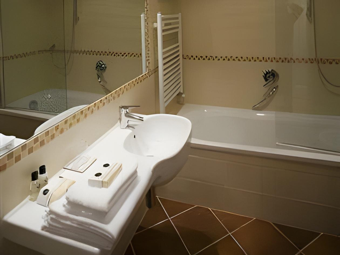 Bathroom 3, Hotel Antico Podere Propano, Cuneo