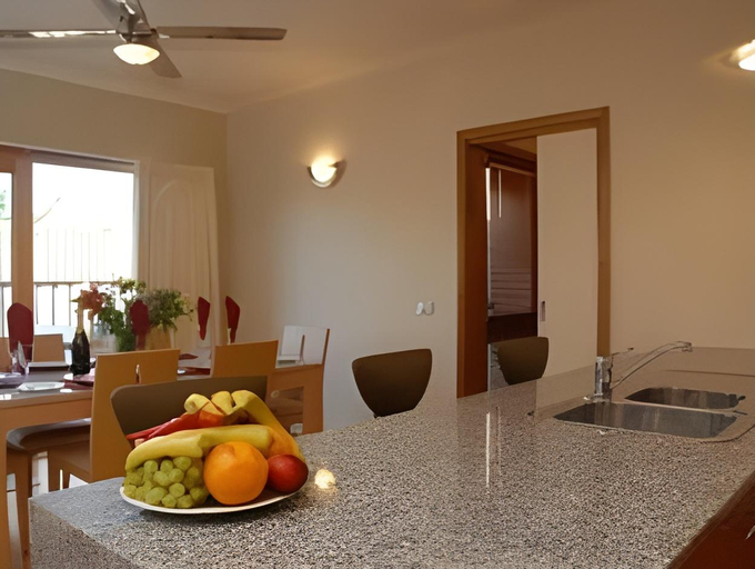 Food & Drinks 5, The Lakes Apartments, E. Gippsland - Bairnsdale