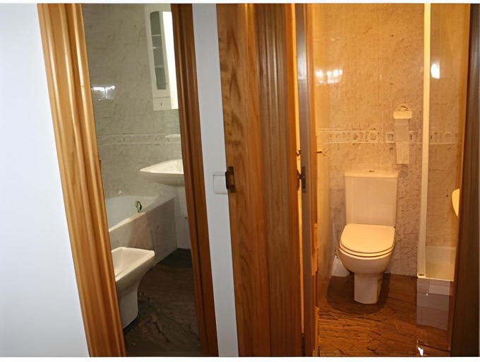 Bathroom 2, Hostal Acella, Navarra