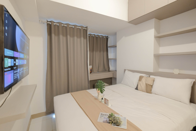 Bedroom 2, Tranquil Studio Tokyo Riverside PIK 2 Apartment By Travelio, Tangerang