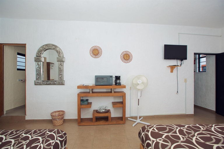 Others 4, Casa Amaiur, Huichapan