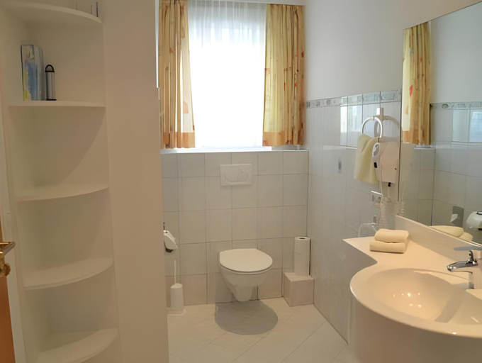 Bathroom 2, ChiemseeStern Vacation & Recreation "Adults Only", Rosenheim