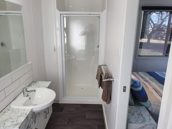 Bathroom 4
