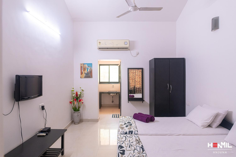 2, Henmil Anjuna, North Goa