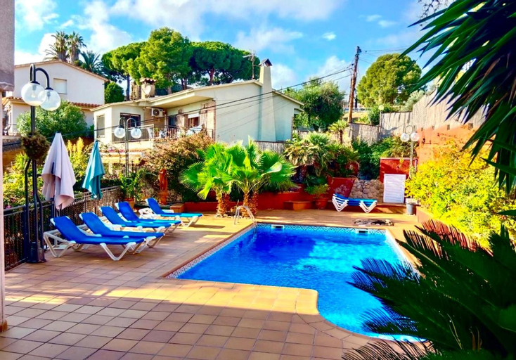 Preciosa Casa 2000 m2 Piscina Mar Barbacoa Felicidad, Barcelona