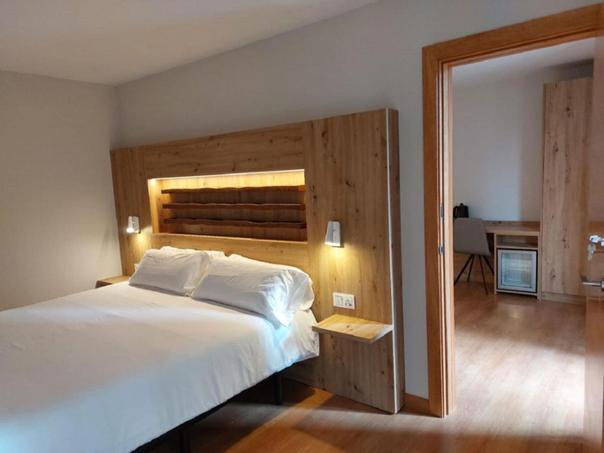 Bedroom 3, Hotel Saurat, Lleida