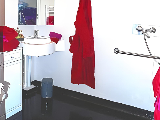 Bathroom 3, Residence Carouge Appart Hotel, Essonne