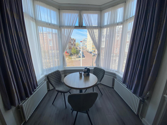 Others 5, Hotel 't Sonnehuys, Den Haag