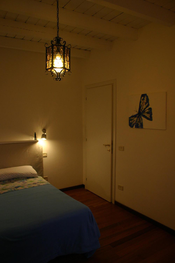 Others 4, Dragonfly B&B, Pavia