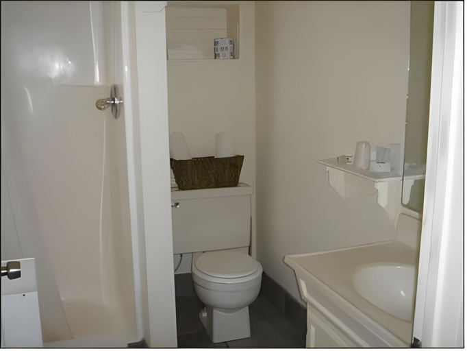 Bathroom 3, The Canyon Motel & RV Park, Coconino