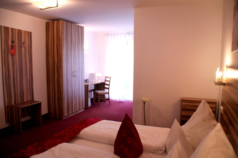 Bedroom 3, Hotel Bruckertshof, Bamberg