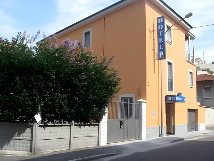 Others 5, Hotel Legnano, Milano