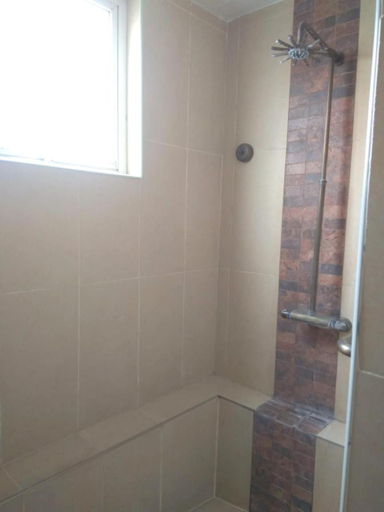 Bathroom 5, AdmiralMahe