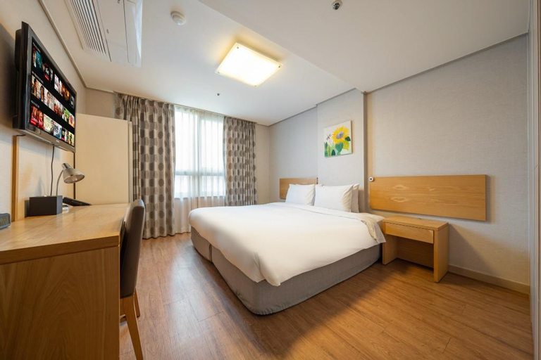 Bedroom 30