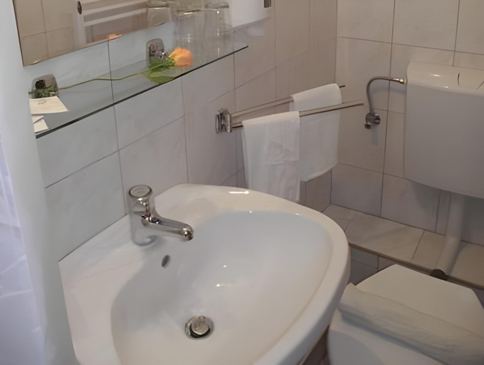 Bathroom 3, Mediterran Vendeghaz, Kecskemét