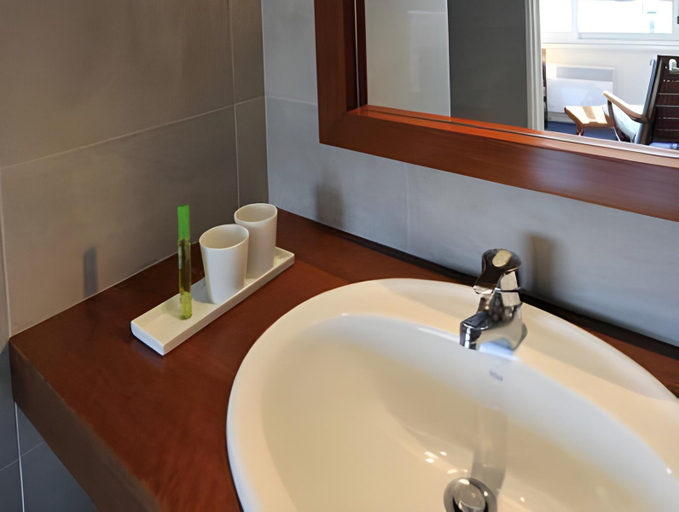Bathroom 3, Hotel Beau Soleil, Loire-Atlantique