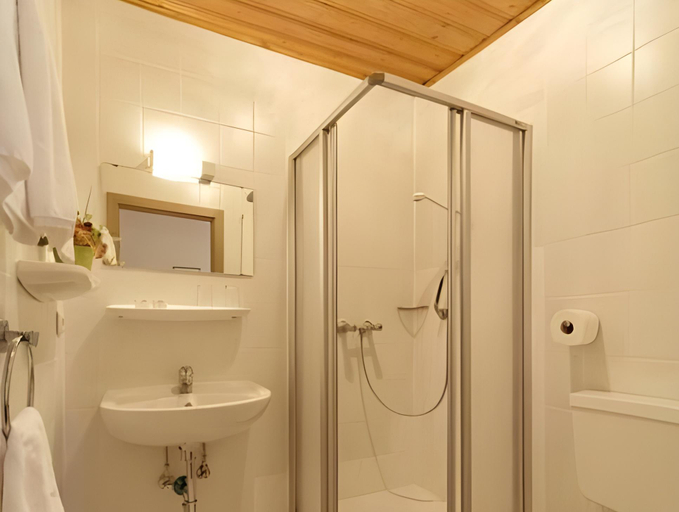 Bathroom 3, Hotel zum Hirschen in Lam, Cham