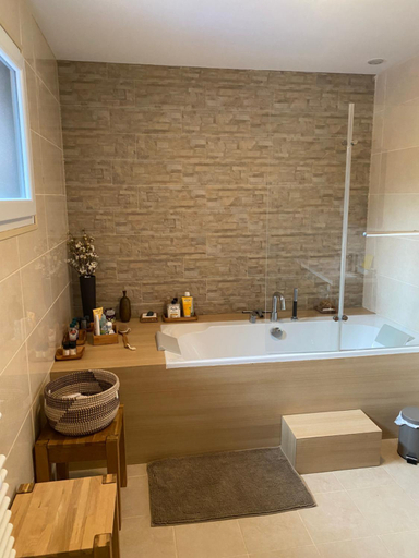 Bathroom, La Maison Angele, Oise