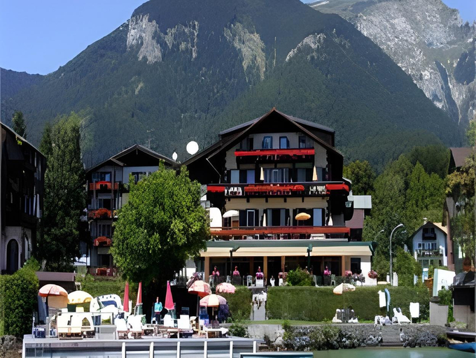Others 4, Strandhotel Margaretha, Gmunden