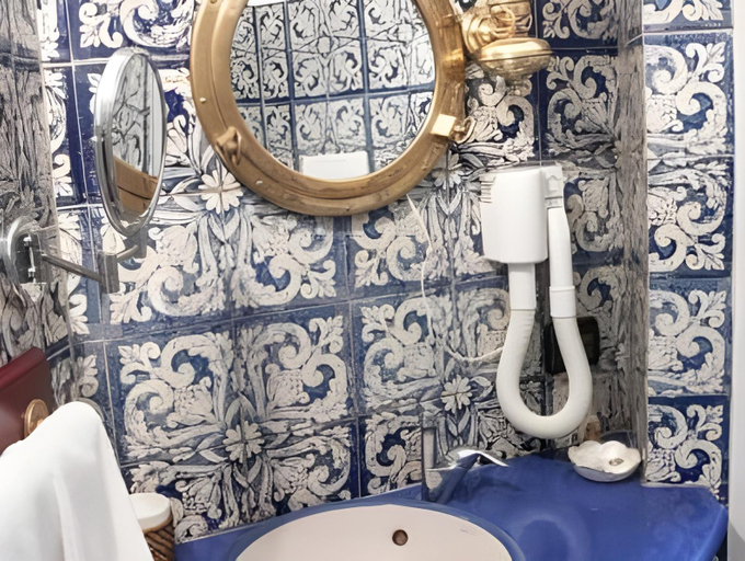 Bathroom 2, Hotel Oasi, Messina