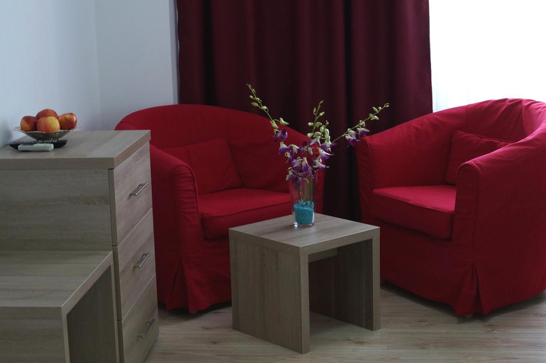 Others 4, Hotel Otopeni, Otopeni