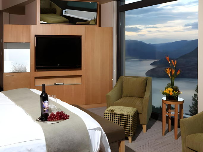 Bedroom 3, Sparkling Hill Resort and Spa - Adults-Only Resort, North Okanagan