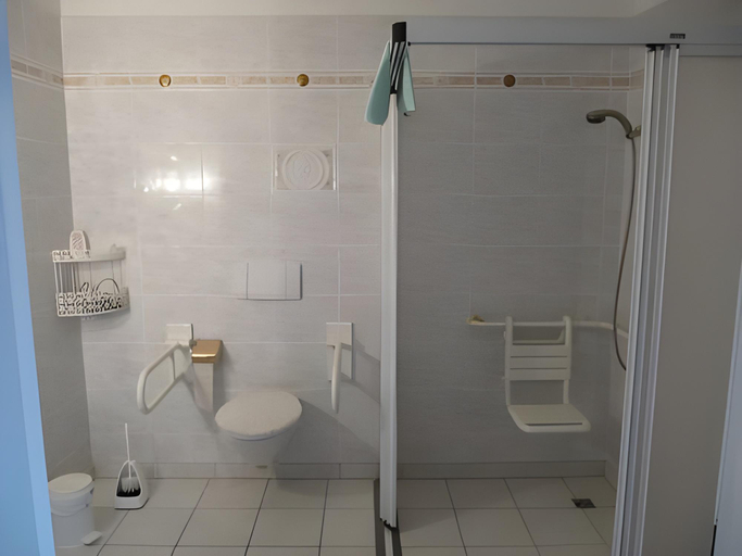 Bathroom 2, Hotel Carolinensiel Doan, Wittmund