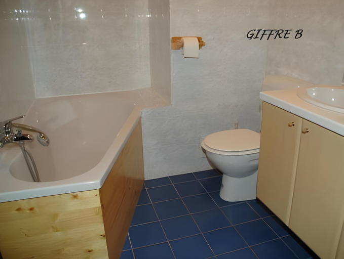 Bathroom 2, Giffre Et Clesson, Haute-Savoie