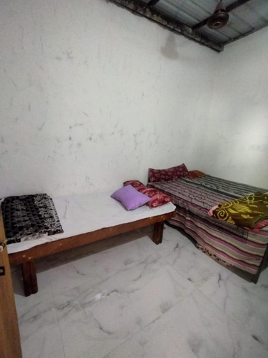 Bedroom 3, Karthik home stay, Bellary