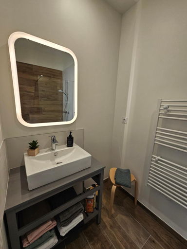 Bathroom 15