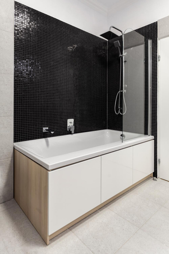 Bathroom 14