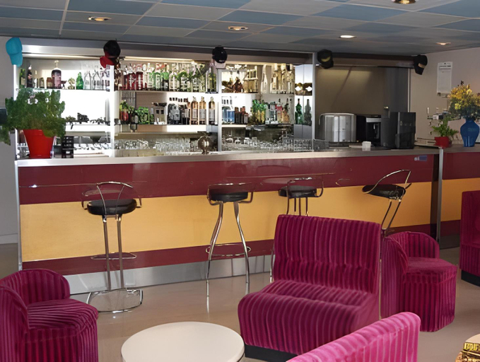 Food & Drinks 5, Cit'Hotel Du Circuit, Nièvre