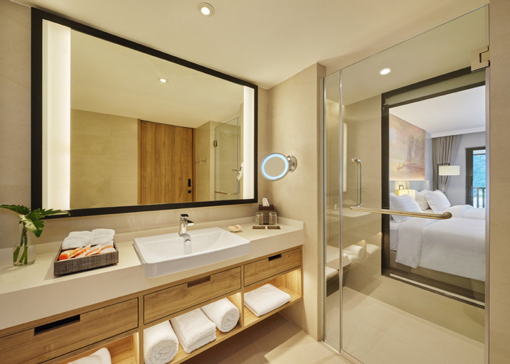Bathroom 10