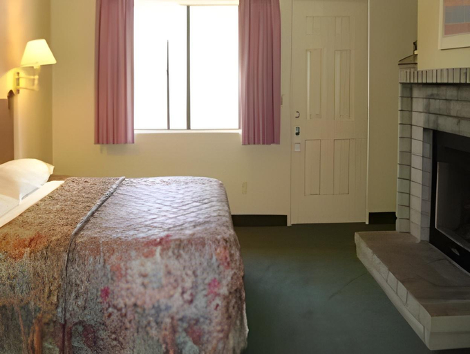 Bedroom 3, Budget Host Sierra Inn, Yavapai