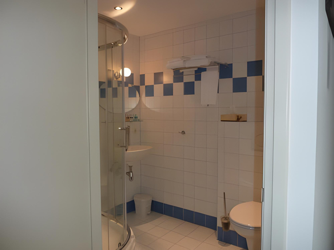 Bathroom 3, Boschzicht, De Wolden